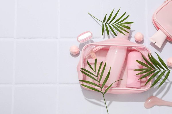 Bon plan pour trouver des trousses de toilettes pour femme pas chères mais de qualité