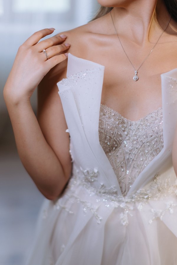 La magie de la robe de mariée la perle pour votre jour j